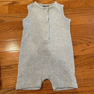 Little Bipsy gray ribbed romper